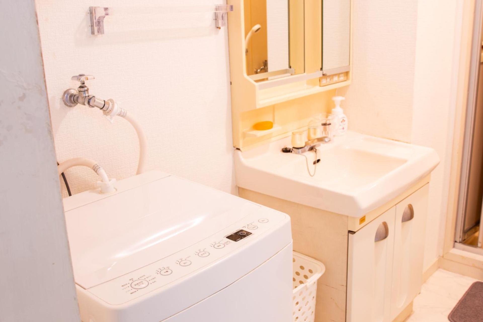 1 Minute To Yamanote Line, Ultimate Convenience. Apartemen Tokyo